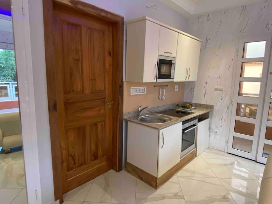 Appartement Altona Lome Luaran gambar