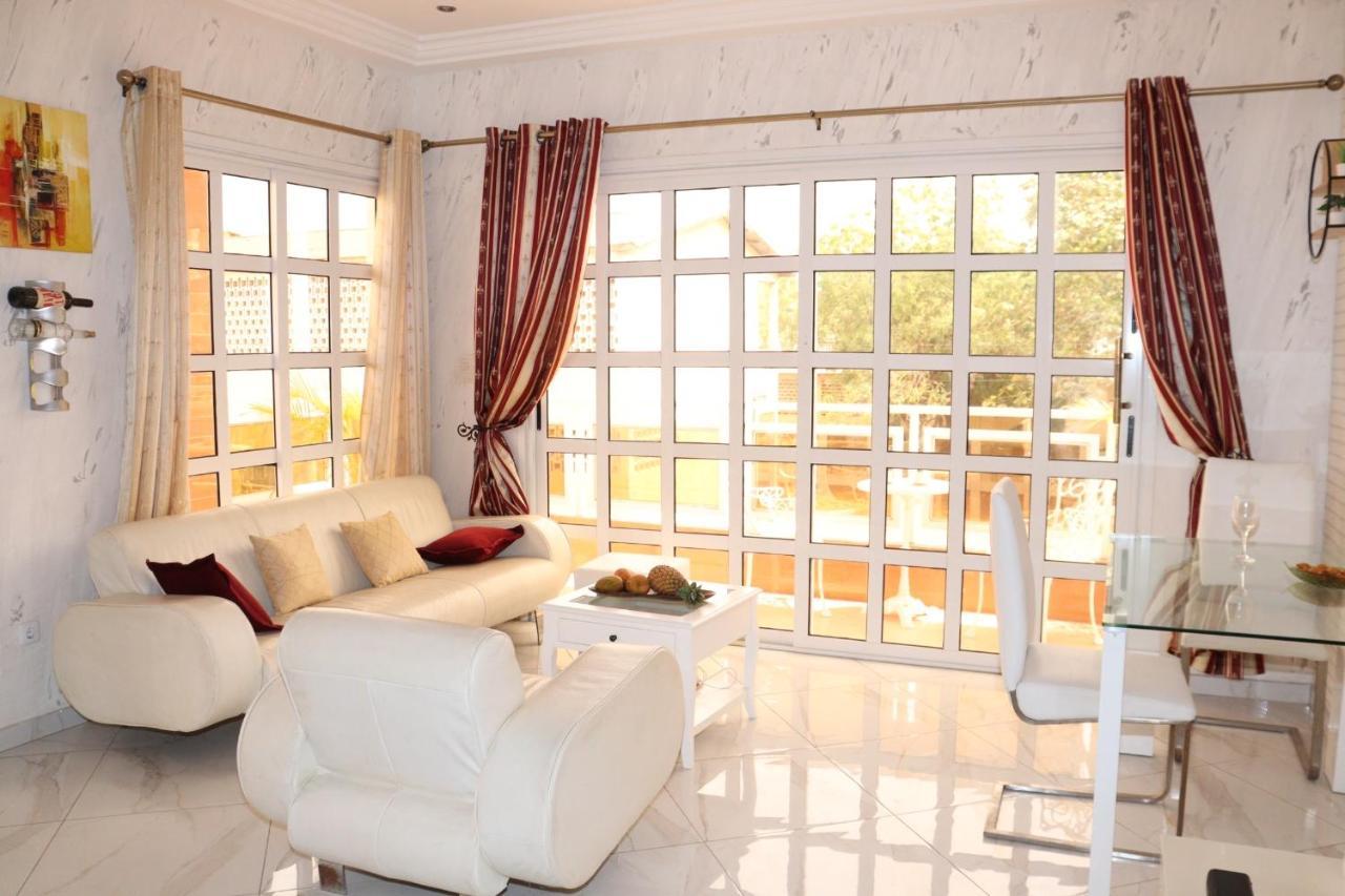 Appartement Altona Lome Luaran gambar