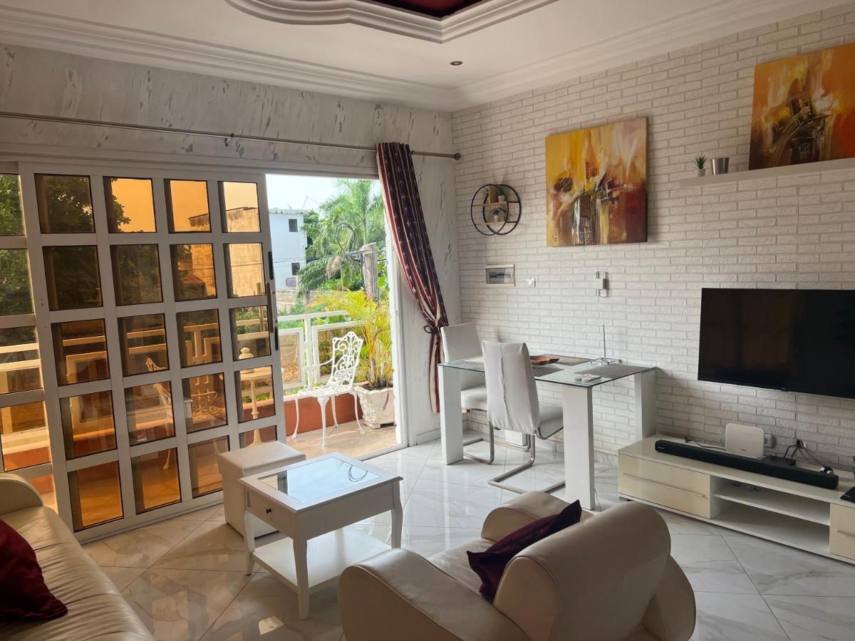 Appartement Altona Lome Luaran gambar