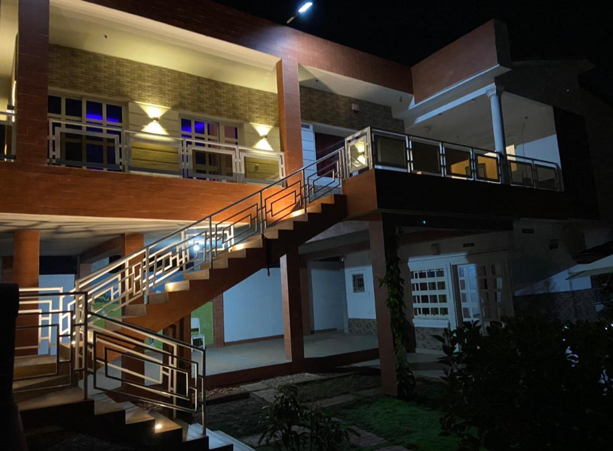 Appartement Altona Lome Luaran gambar