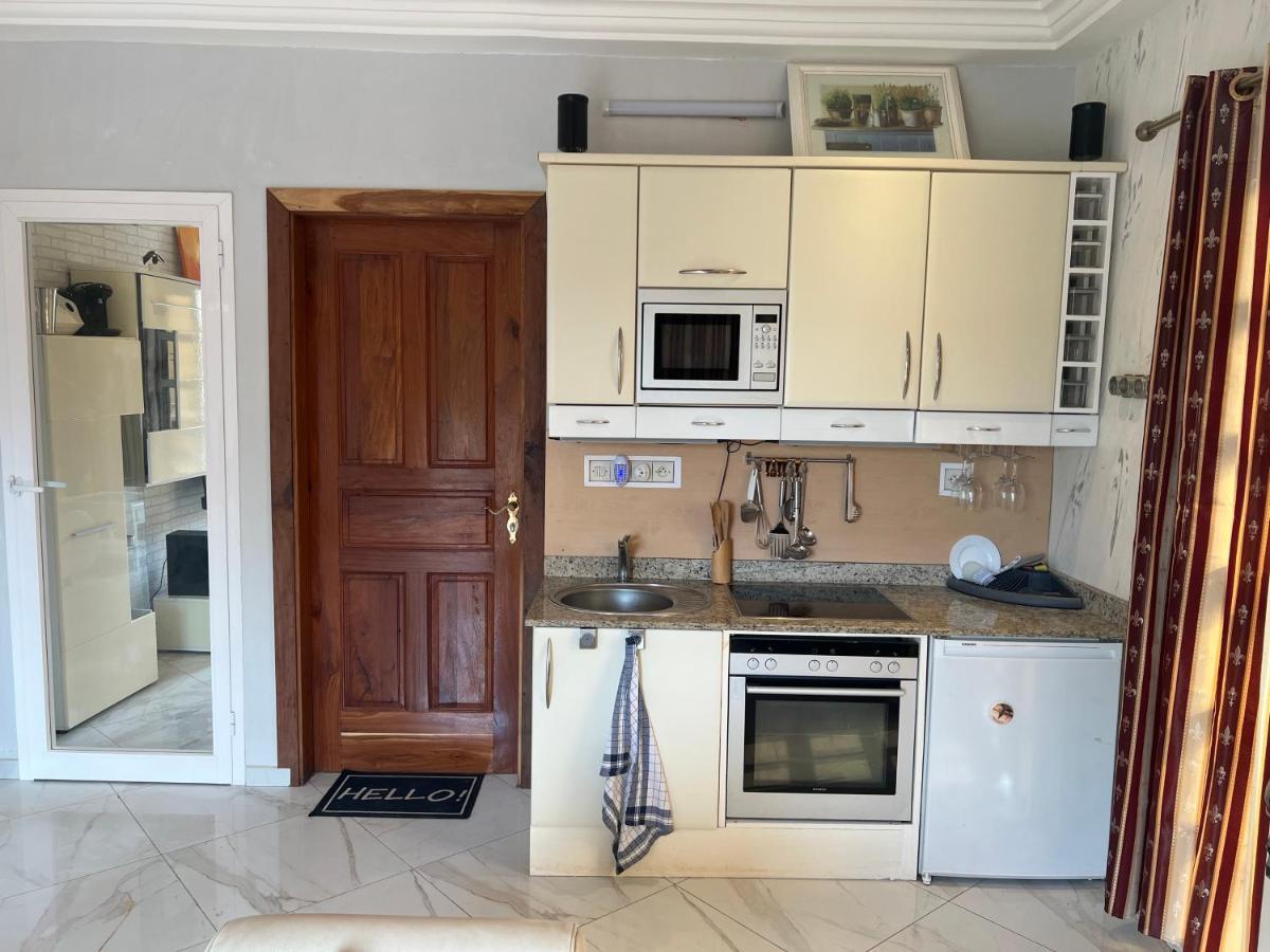 Appartement Altona Lome Luaran gambar